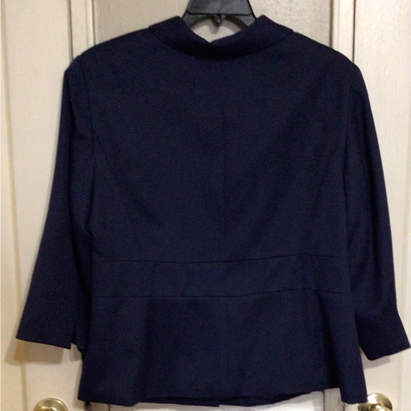 Navy blue women’s suit - Picture 2 of 6